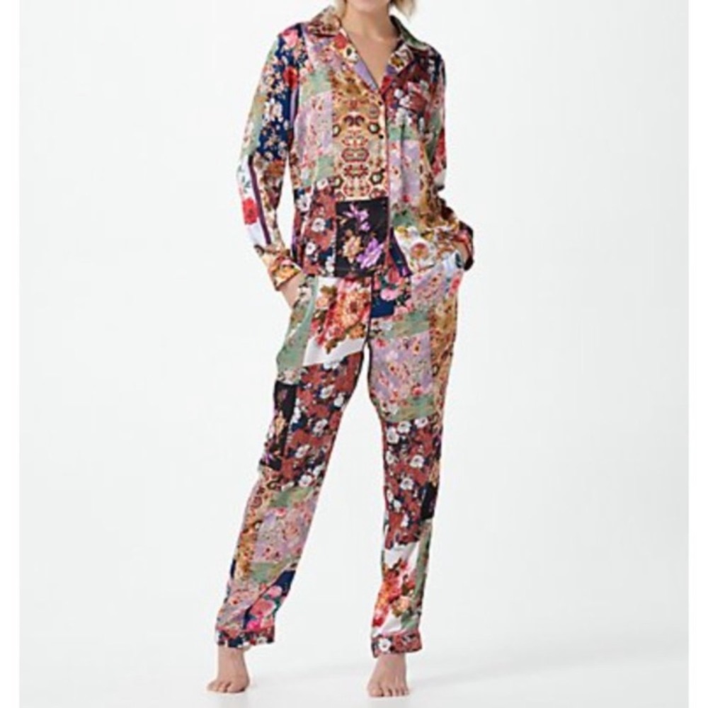 Nwt Tolani Collection Printed patchwork Pajama Set